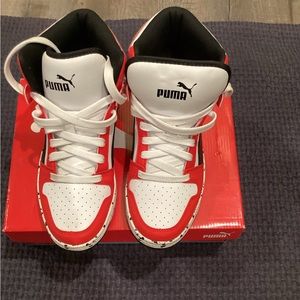 Sneakers